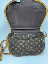 Load image into Gallery viewer, Menilmontant Pm Monogram