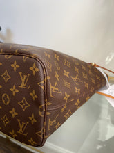 Load image into Gallery viewer, Neverfull MM Pivione SKU6267