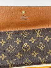 Load image into Gallery viewer, International Wallet SKU831