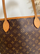 Load image into Gallery viewer, Neverfull MM Pivione SKU6392