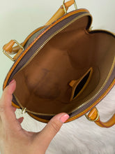 Load image into Gallery viewer, Elipse PM Monogram SKU705