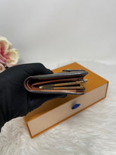 Load image into Gallery viewer, Kisslock Wallet SKU6355