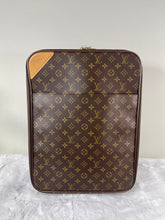 Load image into Gallery viewer, Pegase 45 Monogram SKU811