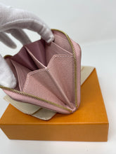 Load image into Gallery viewer, Zippy Coin Azur SKU870