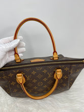 Load image into Gallery viewer, Turenne MM Monogram SKU1527