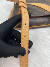 Load image into Gallery viewer, Louis Vuitton Musette Salsa SKU6140