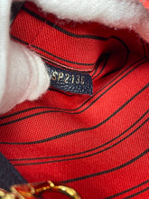Load image into Gallery viewer, Montaigne Empreinte BB SKU1277