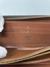 Load image into Gallery viewer, Zippy Long Monogram
