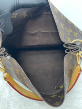 Load image into Gallery viewer, Metis Hobo SKU6346