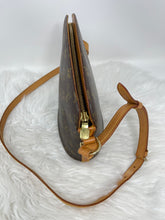 Load image into Gallery viewer, Drouot Crossbody SKU1539