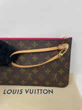 Load image into Gallery viewer, Neverfull Pouch MM Pivione