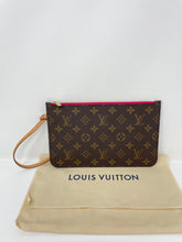Load image into Gallery viewer, Neverfull Pouch MM Pivione