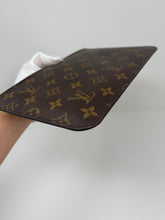 Load image into Gallery viewer, Neverfull Pouch Cherry SKU1182