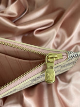 Load image into Gallery viewer, Neverfull Pouch MM Azur SKU6289