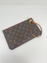 Load image into Gallery viewer, Neverfull Pouch Cherry SKU1182