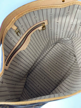 Load image into Gallery viewer, Delightful MM Monogram