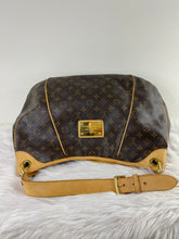 Load image into Gallery viewer, Galleria GM Monogram SKU702