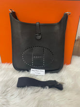 Load image into Gallery viewer, Hermes Evelyne GM II