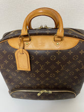 Load image into Gallery viewer, Evasion Travel Bag Monogram