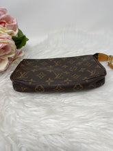 Load image into Gallery viewer, Pochette Accesories SKU6315