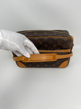 Load image into Gallery viewer, Trocadero 27 SKU1273