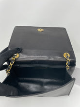 Load image into Gallery viewer, Chanel Chain Single Flap Vintage