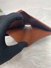 Load image into Gallery viewer, Kisslock Wallet SKU6327