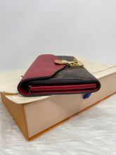 Load image into Gallery viewer, Pallas Wallet Red SKU6152