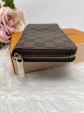 Load image into Gallery viewer, Zippy Wallet SKU6418