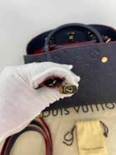 Load image into Gallery viewer, Montaigne Empreinte BB SKU1277