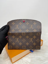 Load image into Gallery viewer, Emilie Wallet Fuchsia SKU6082