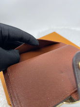 Load image into Gallery viewer, Kisslock Wallet SKU6355