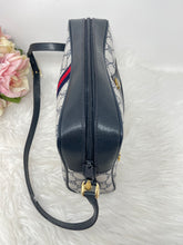 Load image into Gallery viewer, Gucci Vintage SKU6172