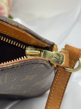 Load image into Gallery viewer, Drouot Crossbody SKU6244