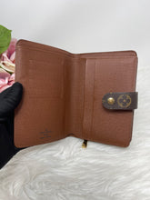 Load image into Gallery viewer, Compact Organizer Wallet SKU6330
