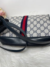 Load image into Gallery viewer, Gucci Vintage SKU6172