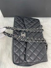 Load image into Gallery viewer, Chanel Classic Jumbo SHW