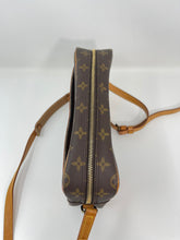 Load image into Gallery viewer, Trocadero 27 SKU1273
