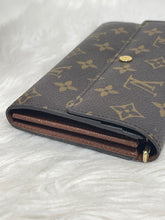 Load image into Gallery viewer, Sarah Wallet SKU6331