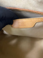Load image into Gallery viewer, Retiro PM Monogram SKU701