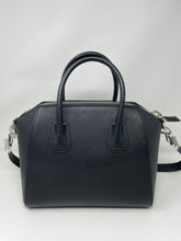 Load image into Gallery viewer, Givenchy Antigona SM SKU734
