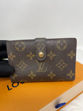Load image into Gallery viewer, Kisslock Wallet SKU6355