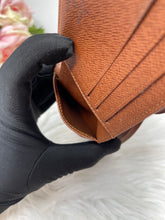 Load image into Gallery viewer, Men Wallet SKU6326