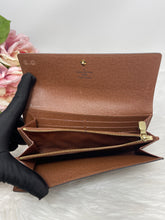 Load image into Gallery viewer, Sarah Wallet SKU6331