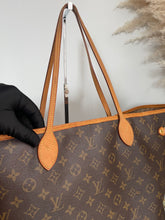 Load image into Gallery viewer, Neverfull GM Beige SKU6347