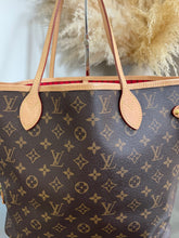 Load image into Gallery viewer, Neverfull MM Cerise SKU6340