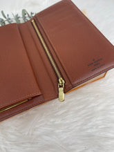 Load image into Gallery viewer, Kisslock Long Wallet SKU6099