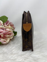 Load image into Gallery viewer, Toiletry 26 SKU6324