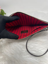 Load image into Gallery viewer, Neverfull Pouch MM DE SKU6293