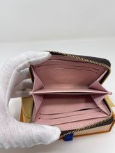 Load image into Gallery viewer, Zippy Coin DE SKU871